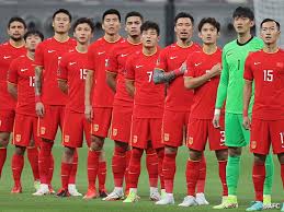 足壇再現群毆 巴甲U17驚現踹臉飛踢10人染紅.